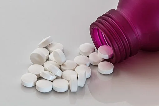 pills-384846__340-pharma